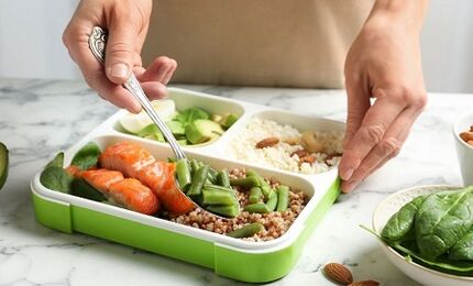 Adjust nutrition to lose weight in the abdomen and sides